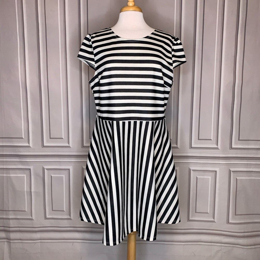 Black & white striped dress. US size 16.